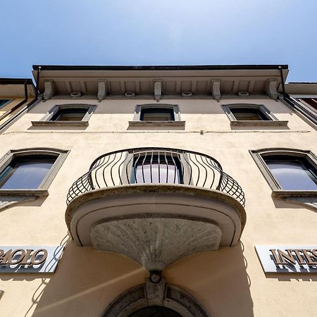 Casa Vacanze Maddalena - Palazzetto Sul Lago - Diamante Rosa Marta Exterior photo