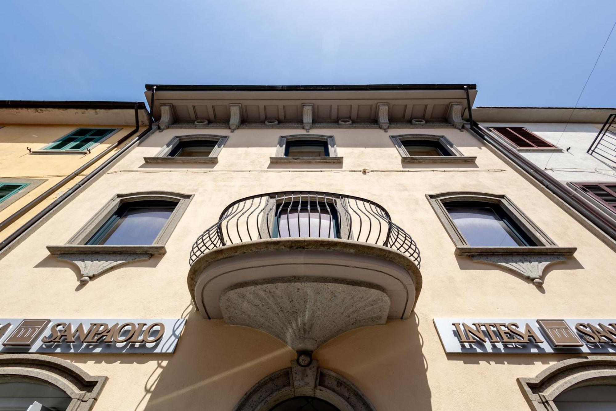 Casa Vacanze Maddalena - Palazzetto Sul Lago - Diamante Rosa Marta Exterior photo